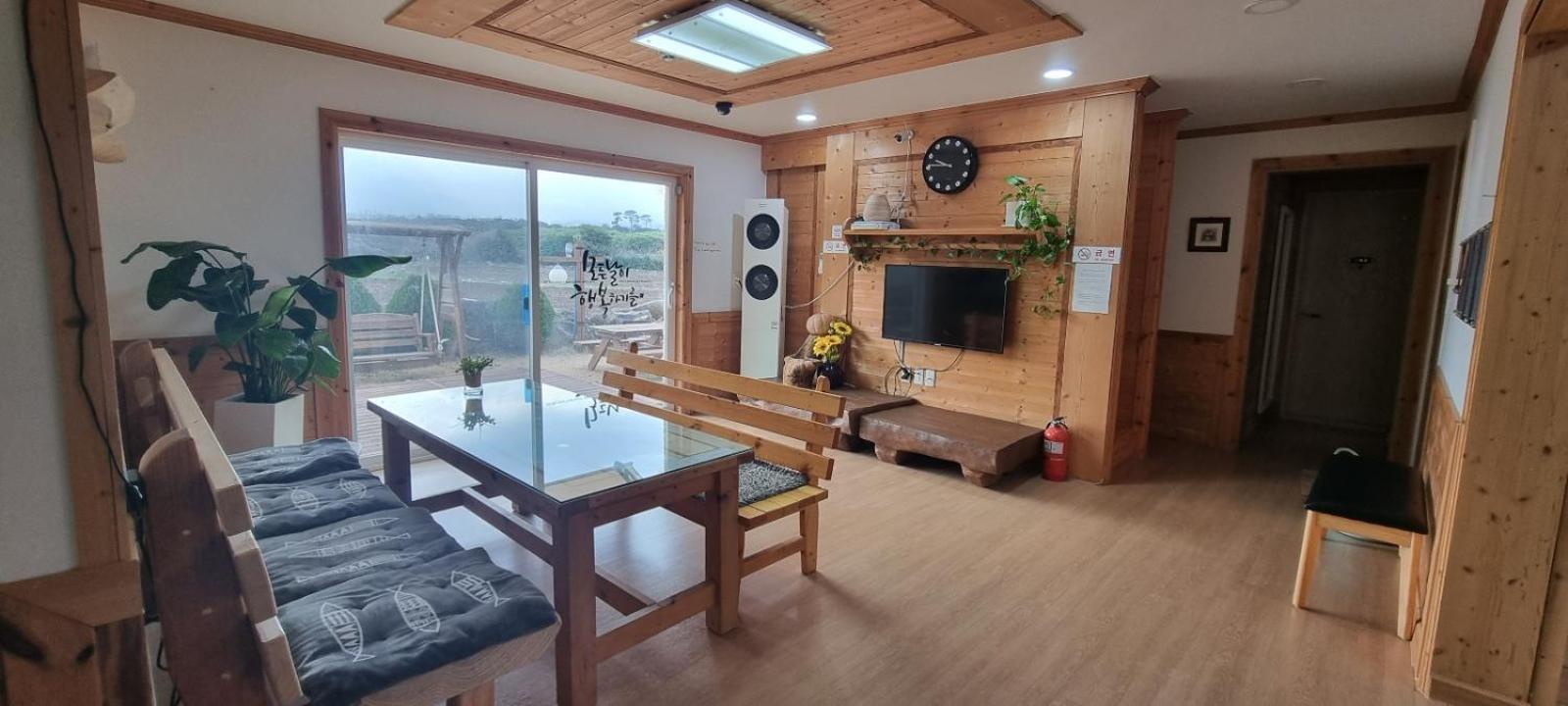 Tree House Guesthouse Jeju Exterior foto